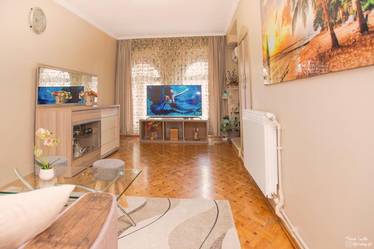 Mariamo'S Apartments Батуми Стая снимка