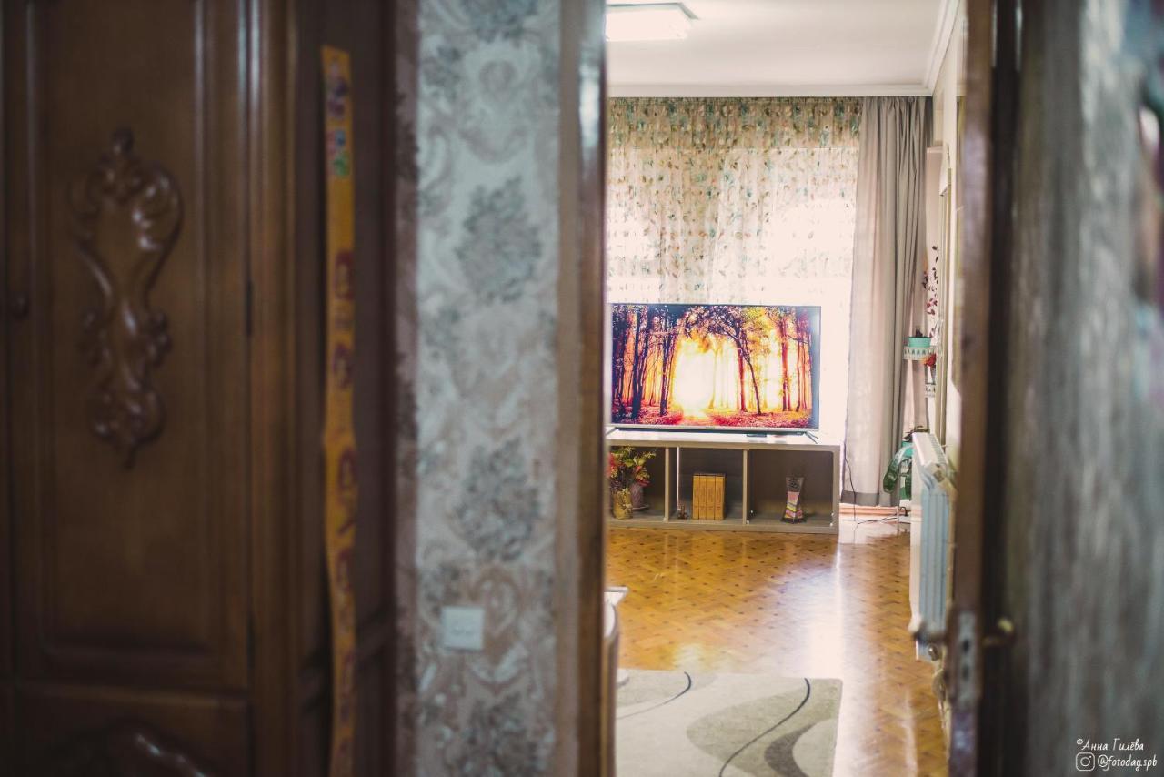 Mariamo'S Apartments Батуми Стая снимка