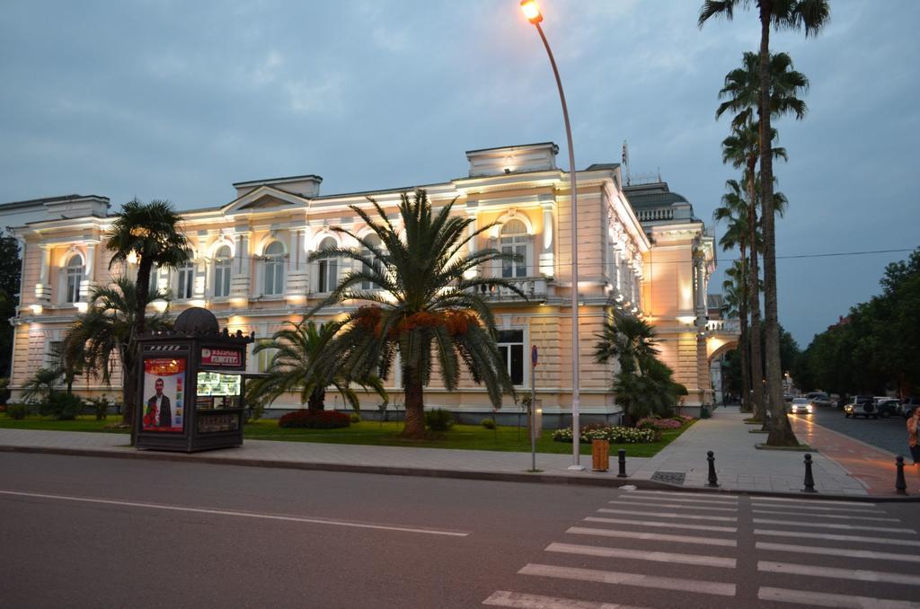 Mariamo'S Apartments Батуми Екстериор снимка